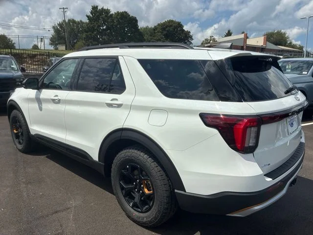 New 2027 Star White Metallic Tri-Coat Ford Tremor® image 4