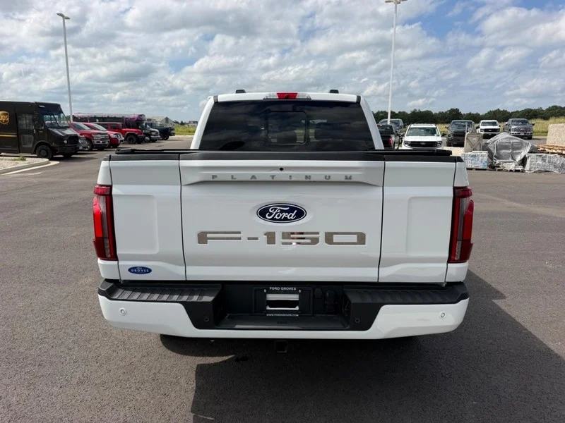 Used 2024 STAR WHITE METALLIC TRICOAT Ford Platinum image 6