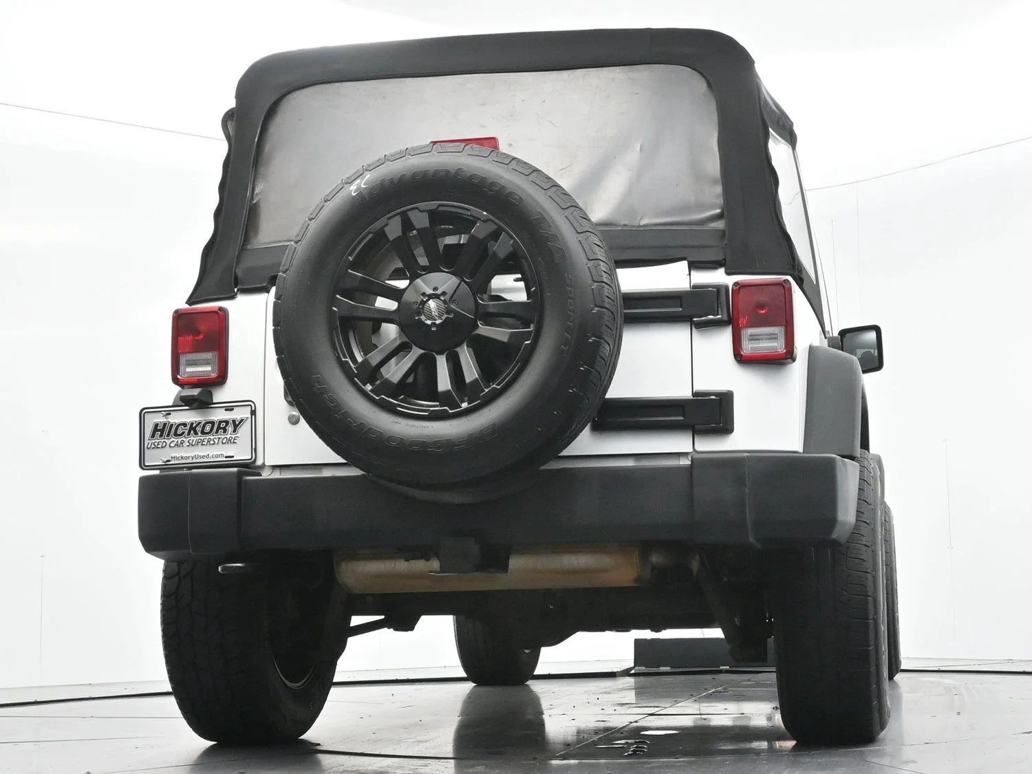 Used 2015 Bright White Clearcoat Jeep Sport image 46