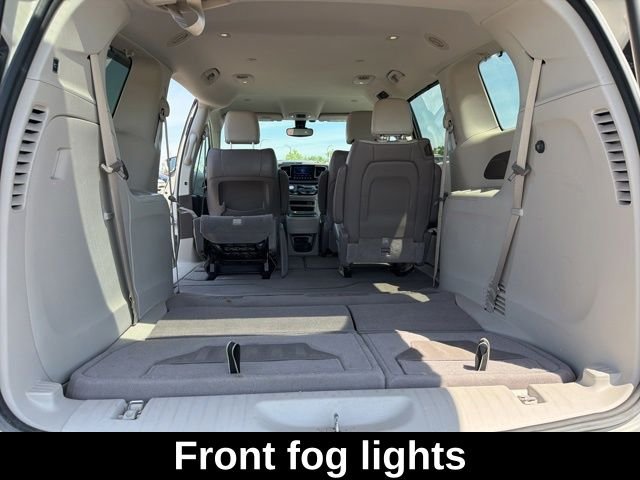Used 2017 White Chrysler Touring L image 23