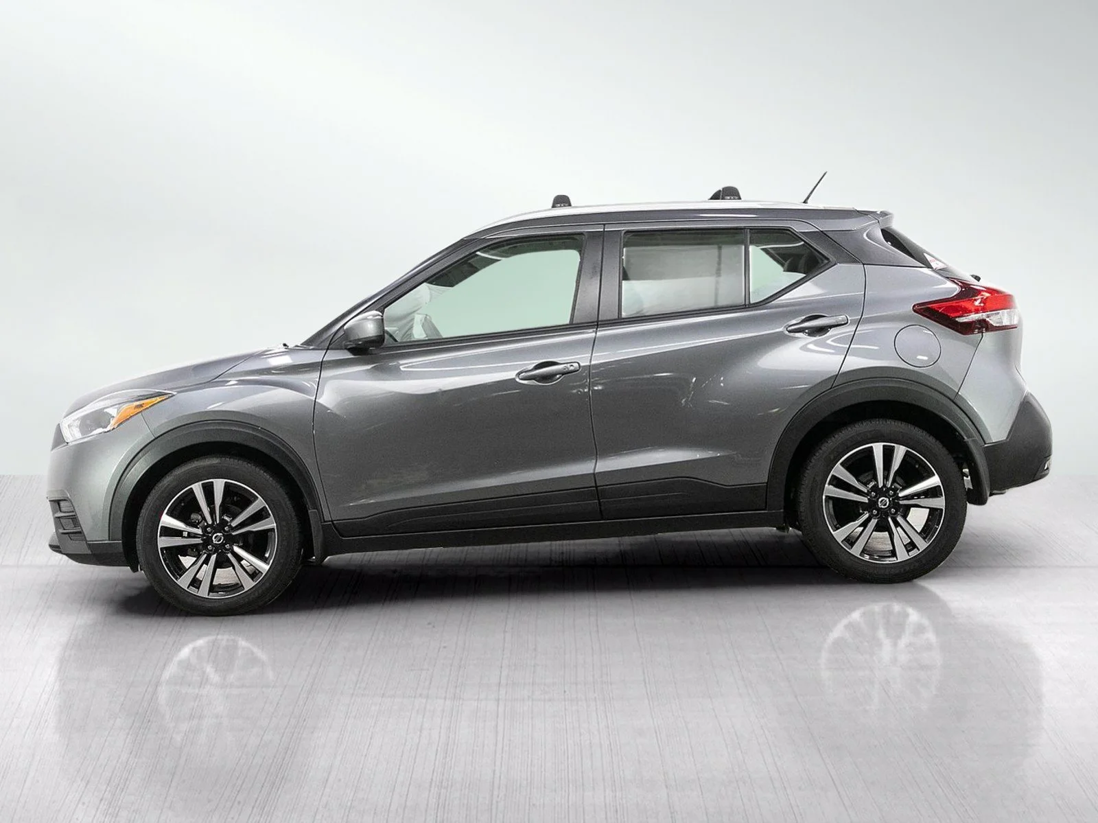 Used 2019 Nissan Kicks SV with VIN 3N1CP5CU1KL479767 for sale in Burnsville, Minnesota