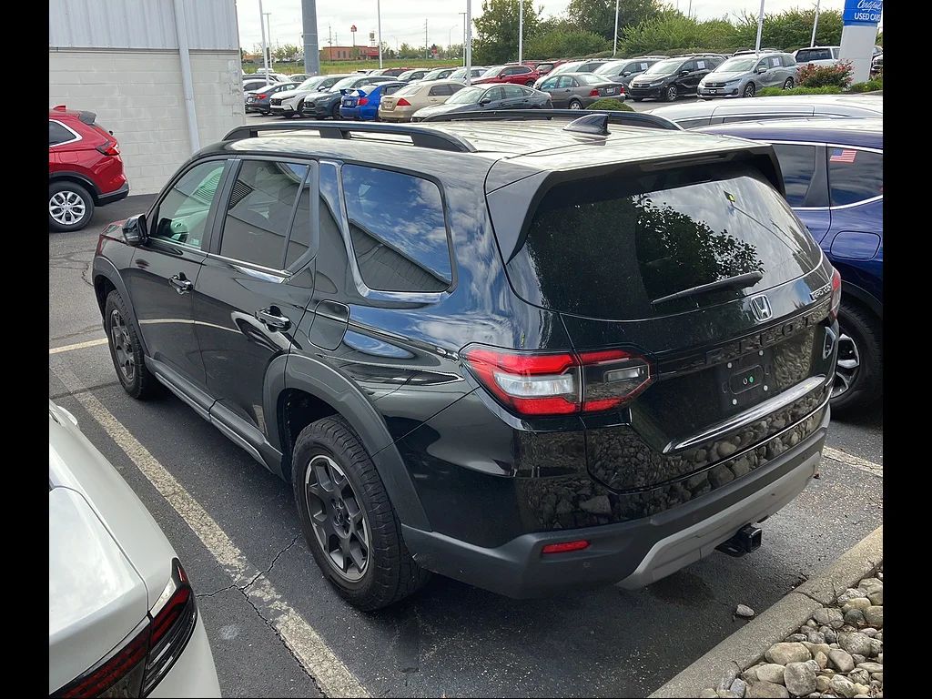 Certified Used 2024 Crystal Black Pearl Honda TrailSport image 6