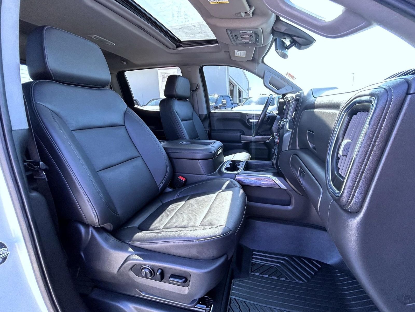 Used 2021 White Chevrolet LTZ image 16