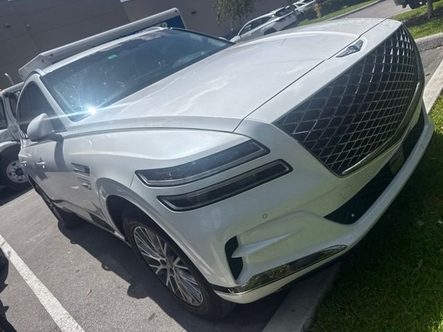 Used 2024 White Genesis 2.5T image 3