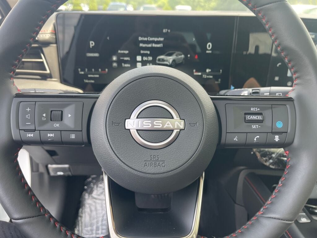 New 2026 Aspen White Tricoat Nissan SR image 15