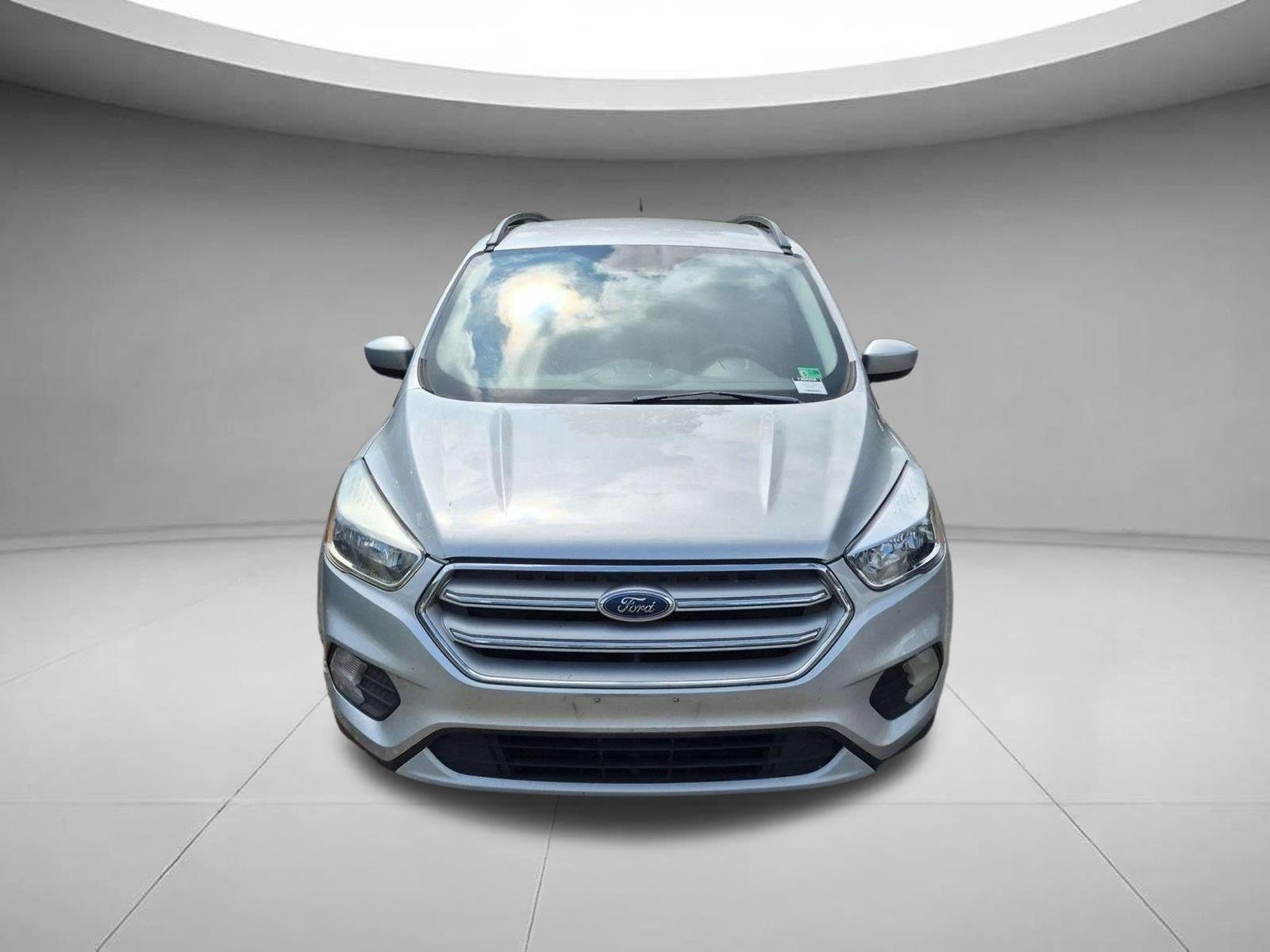 Used 2018 Ingot Silver Metallic Ford SE image 2