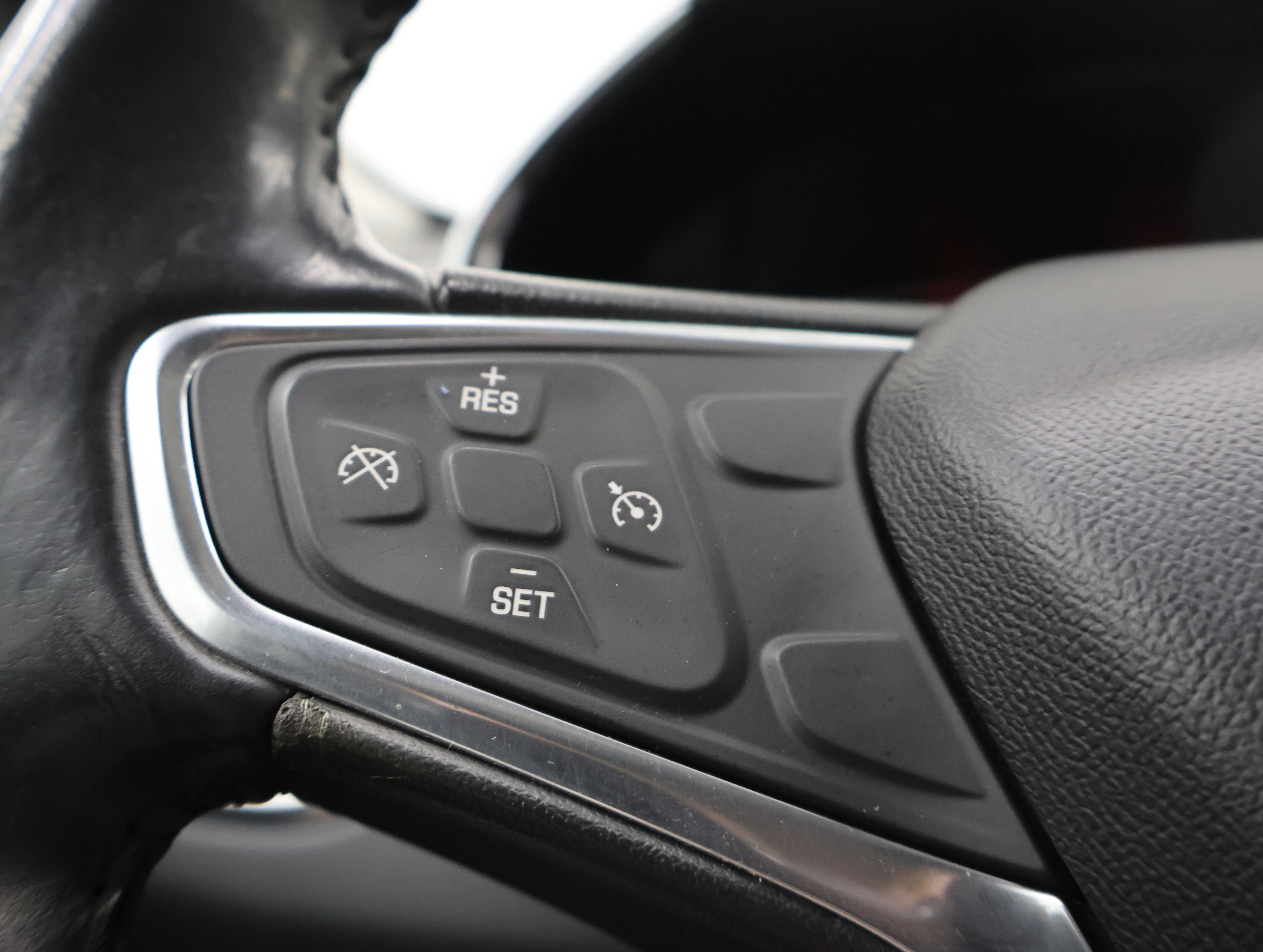 Used 2018 Sandy Ridge Metallic Chevrolet Premier image 15