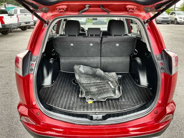 Used 2017 Red Toyota XLE image 21
