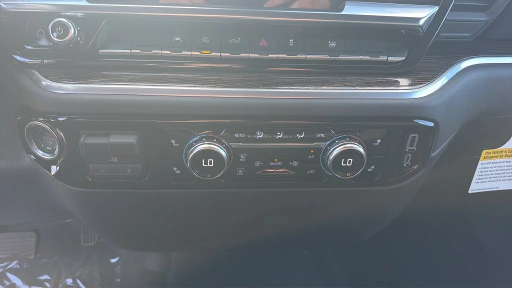 New 2026 Summit White GMC Elevation image 30