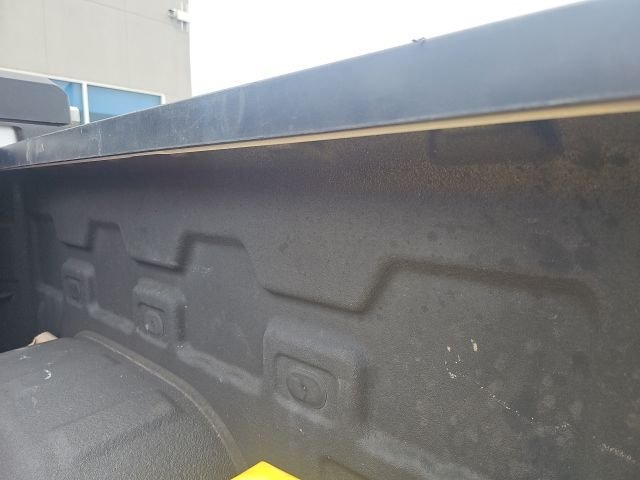 Used 2022 White Chevrolet LTZ image 13