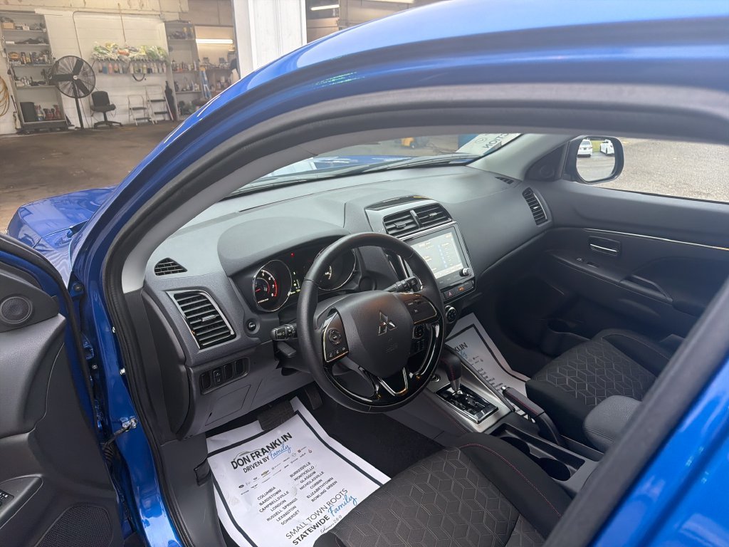 Used 2026 Blue Mitsubishi 2.0 LE image 15