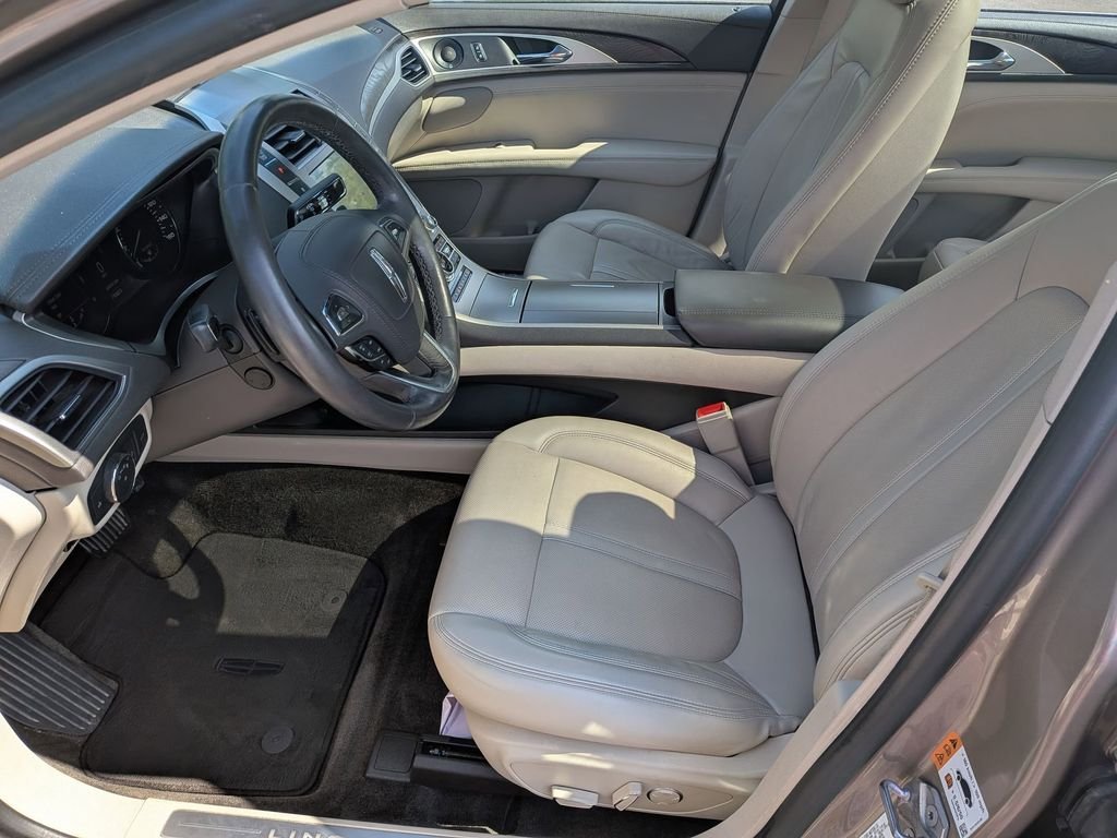 Used 2018 Brown Lincoln Reserve image 17