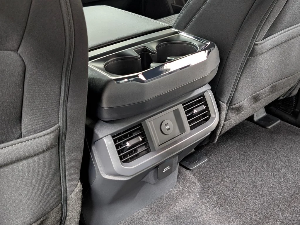New 2026 Agate Black Metallic Ford XLT image 18