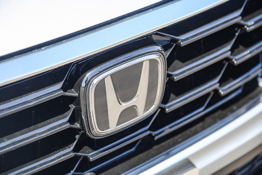 New 2026 Solar Silver Metallic Honda EX image 12