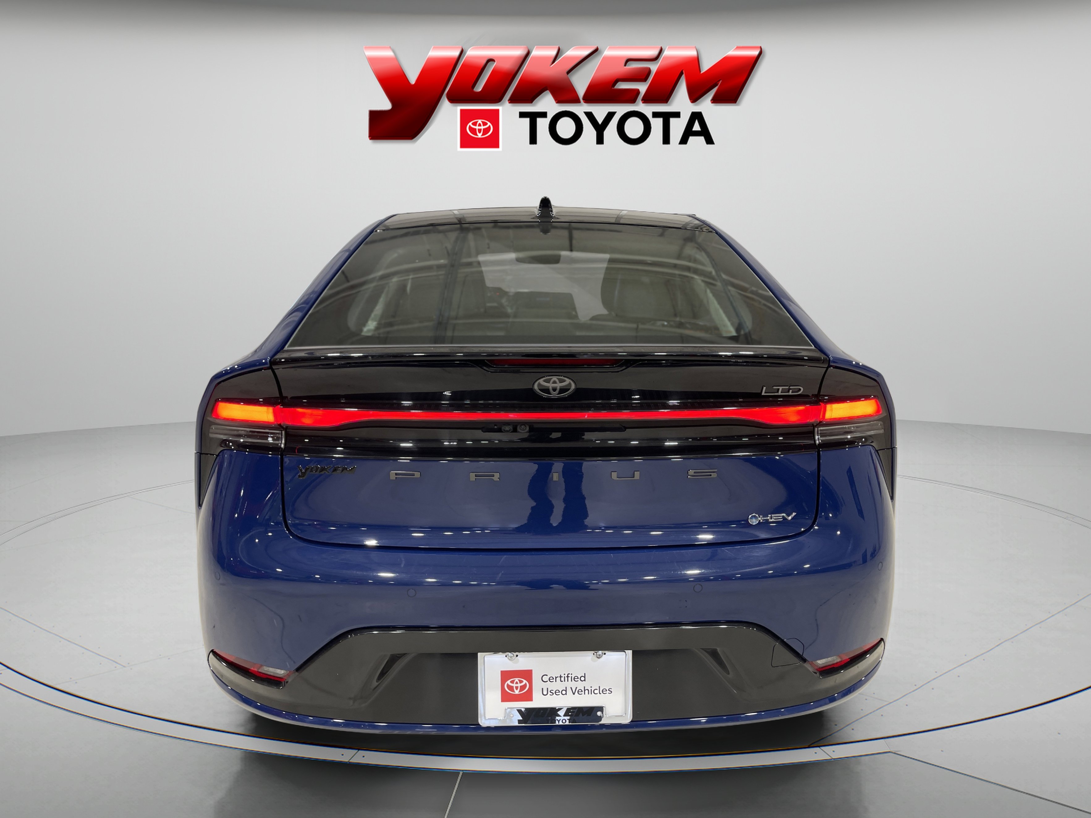 Certified Used 2024 Reservoir Blue Toyota Limited image 4