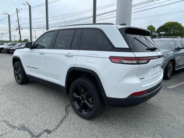Used 2024 White Jeep Altitude image 7