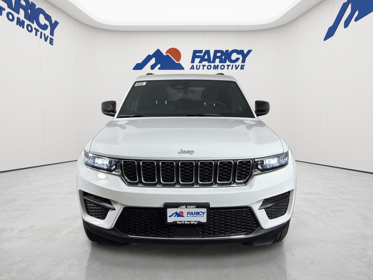 New 2026 Bright White Clear-Coat Exterior Paint Jeep Laredo image 3