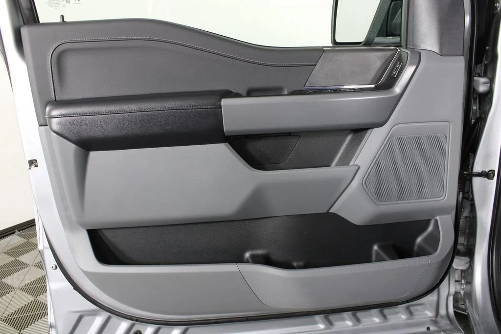 Used 2024 Gray Ford XLT image 10