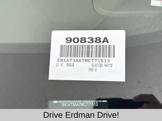 Used 2021 White Nissan S image 30