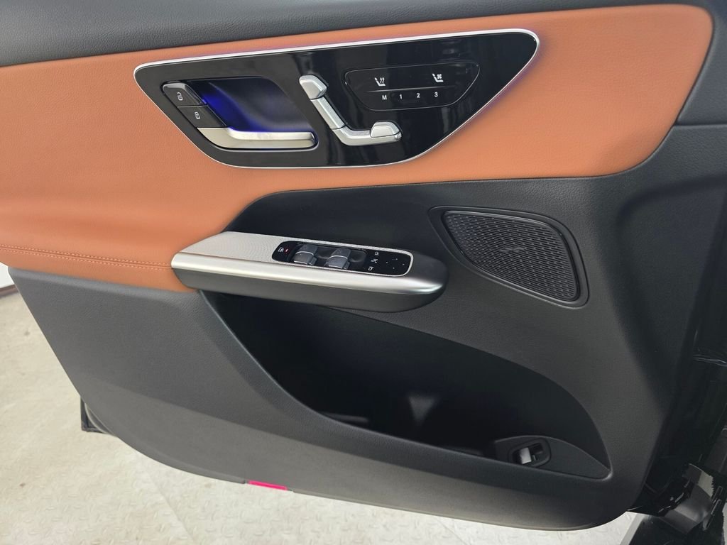 New 2027 Black Mercedes-Benz GLC 300 image 16