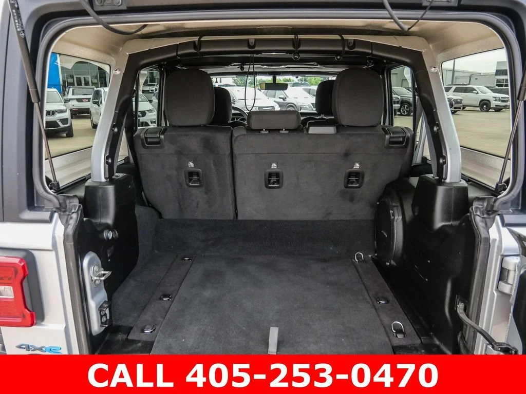 Used 2023 Silver Jeep Rubicon 4x4 image 18