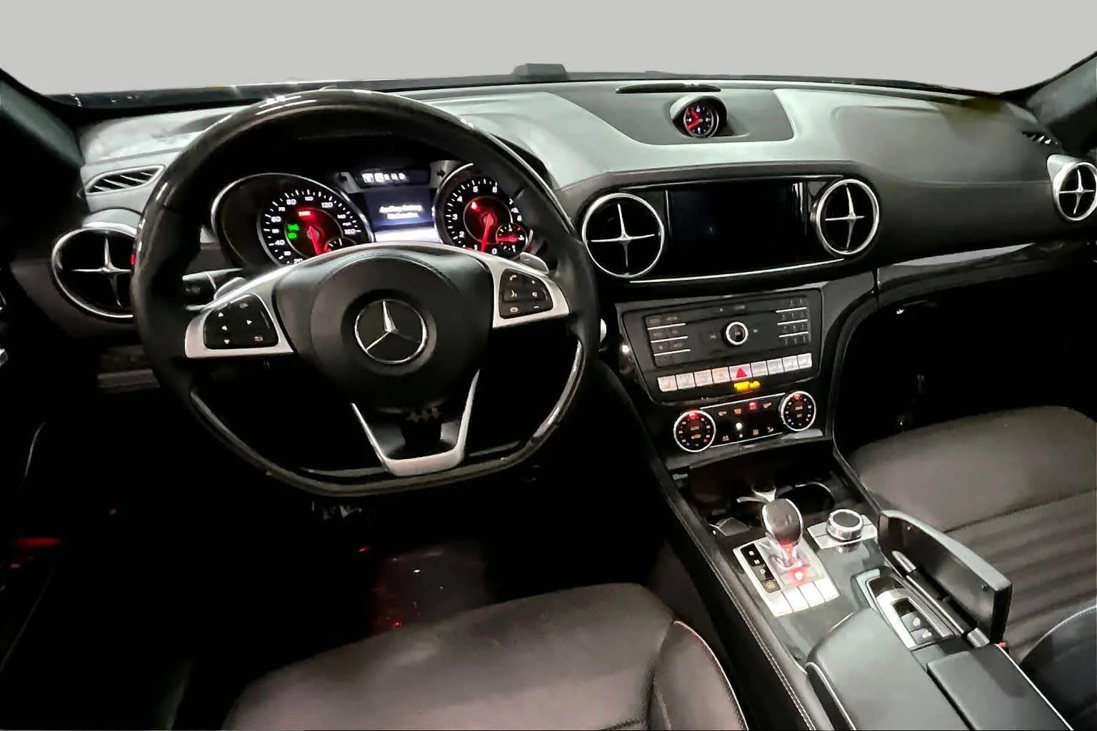 Used 2018 Black Mercedes-Benz SL 550 image 15