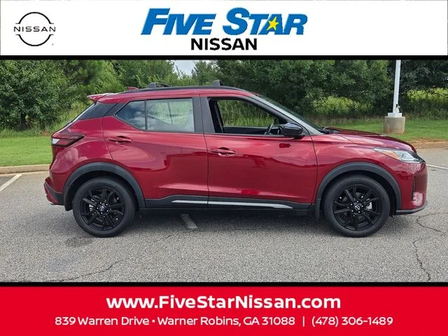Used 2023 Red Nissan SR image 13