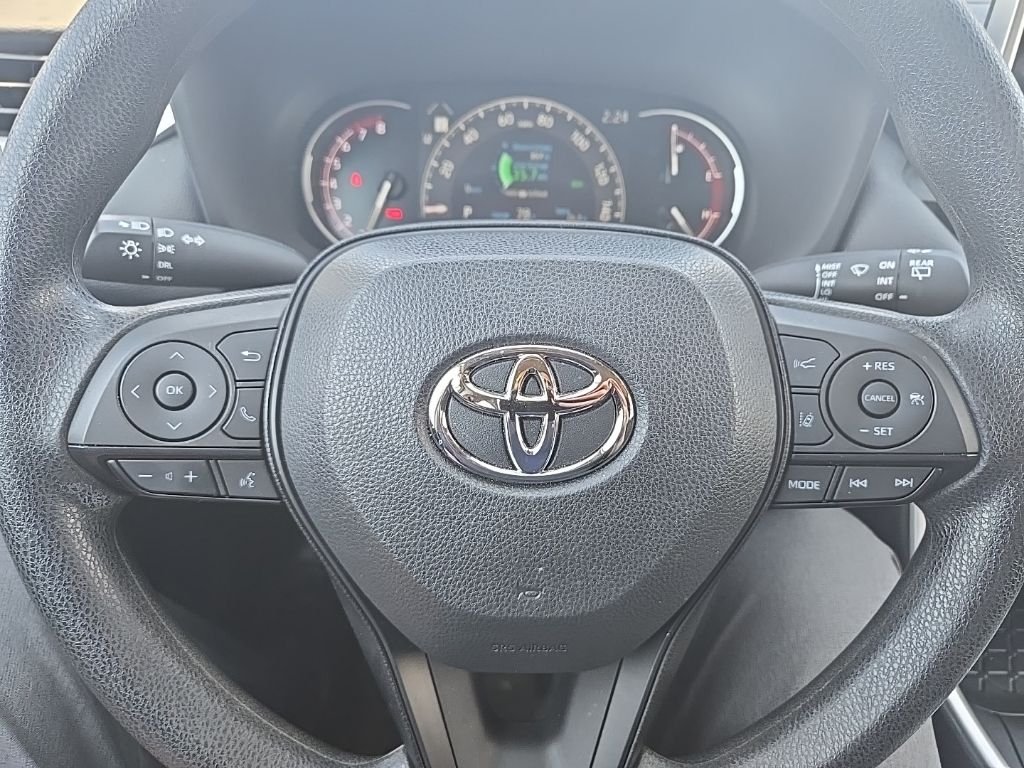 Used 2023 White Toyota LE image 6