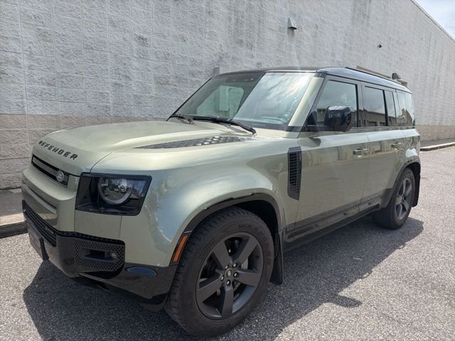 2023 Land Rover Defender X-Dynamic SE's photo
