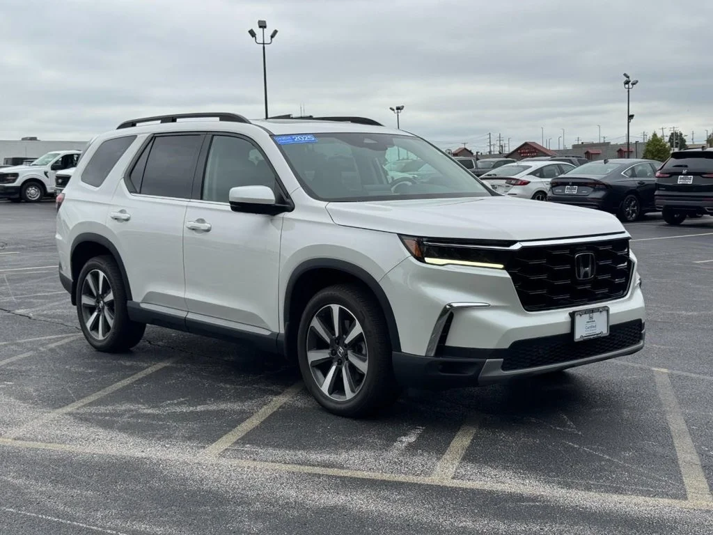 Certified Used 2025 White Honda Touring image 2