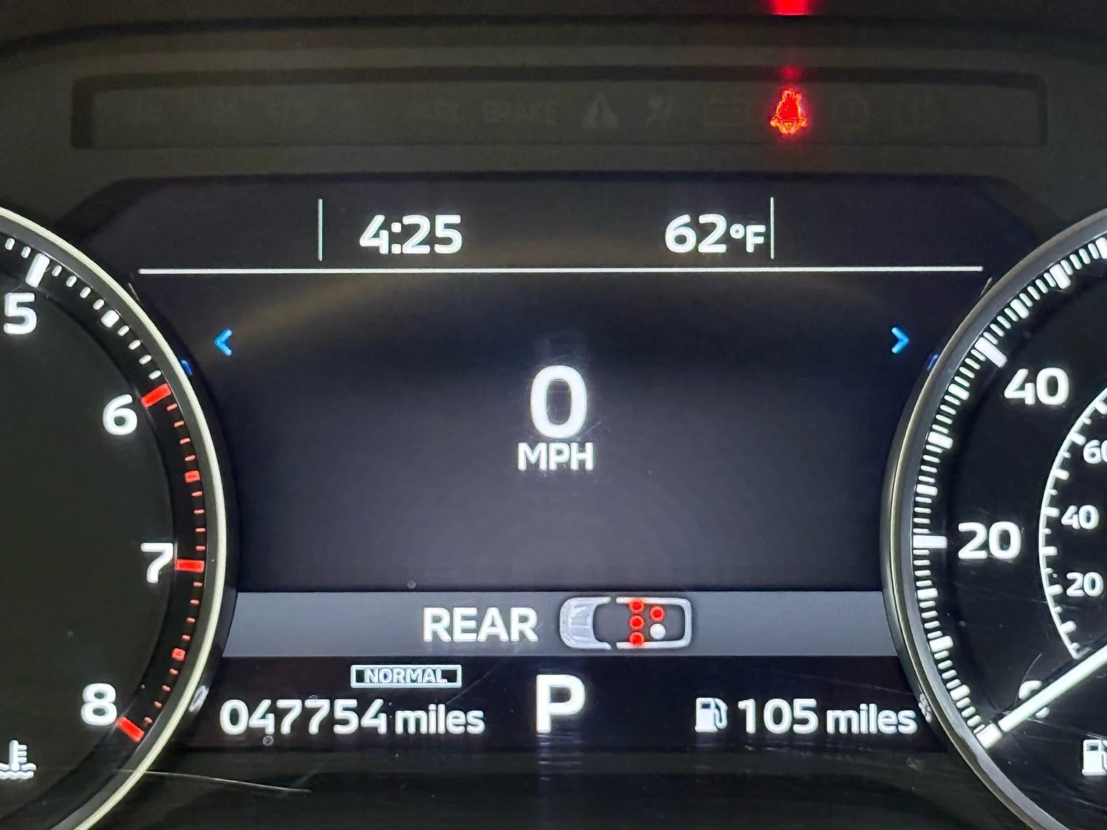 Used 2024 Graphite Gray Metallic (u28) Mitsubishi SE image 14