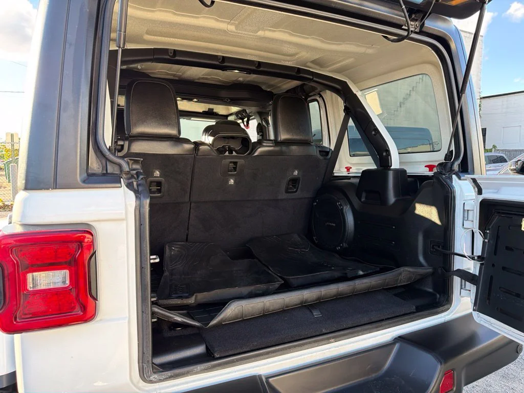 Used 2021 White Jeep Unlimited Rubicon image 21