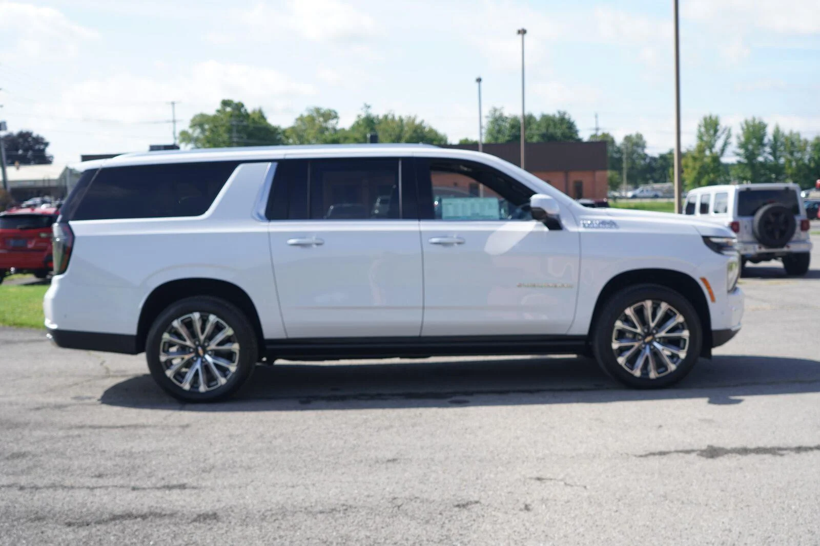 2026 Chevrolet Suburban High Country - Photo 2