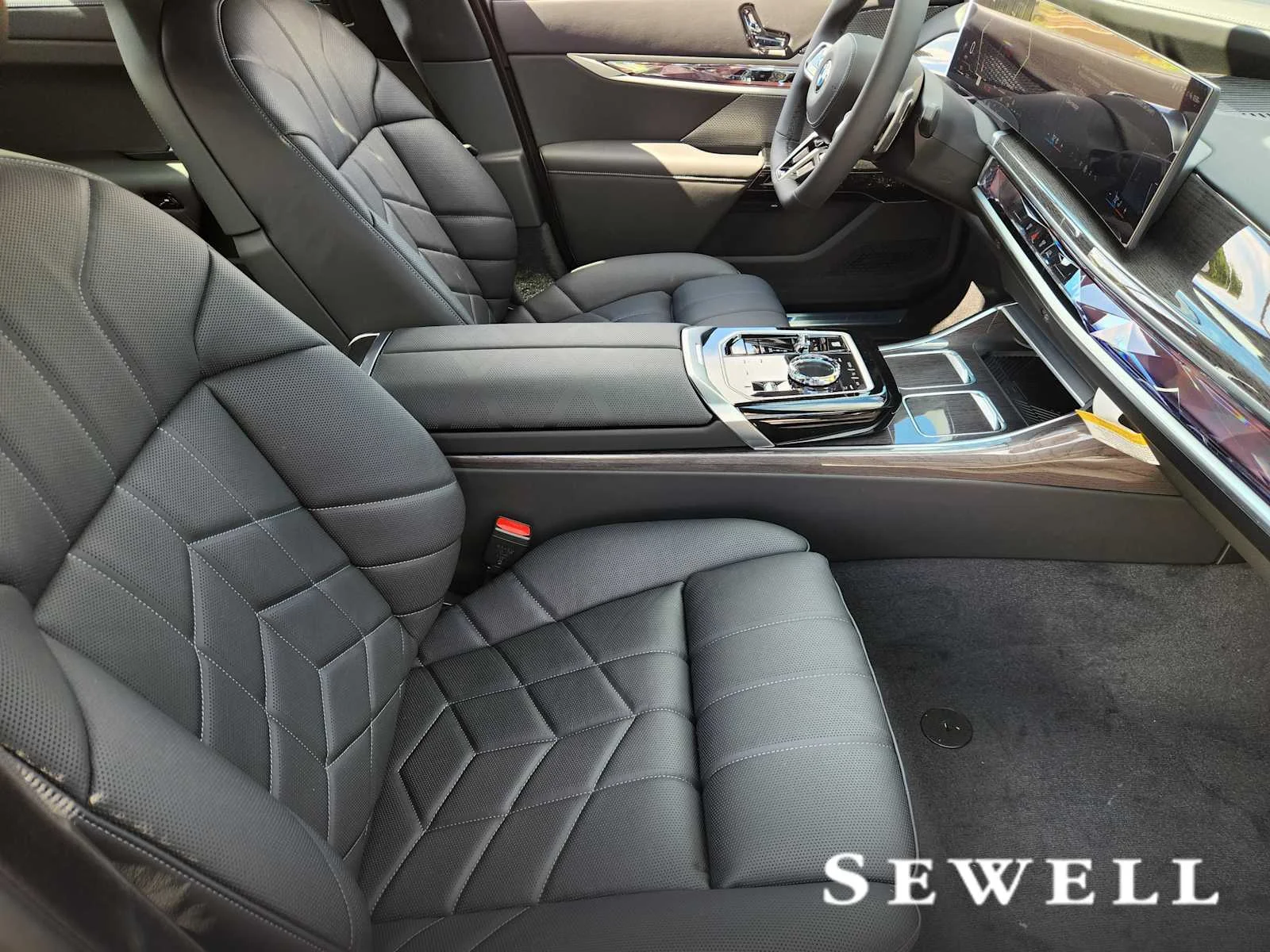 New 2026 Oxide Grey Metallic BMW 740i xDrive image 5