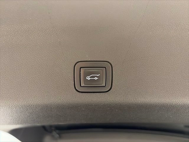2023 Chevrolet Suburban RST - Photo 17