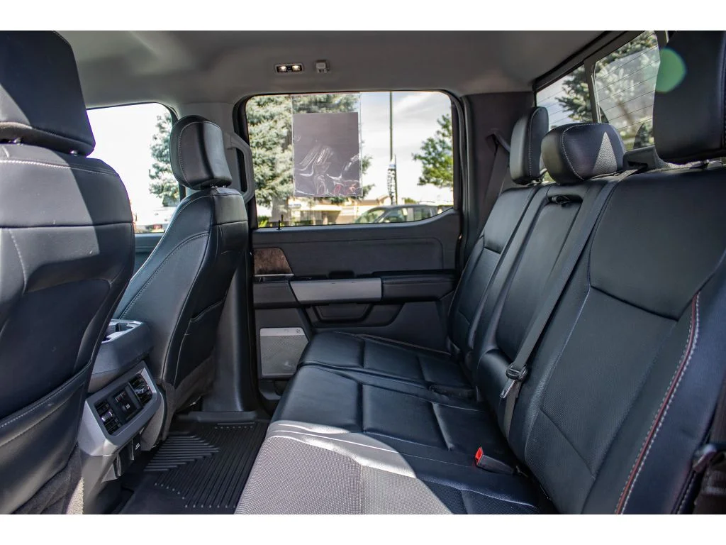 Used 2023 AGATE BLACK Ford LARIAT image 19
