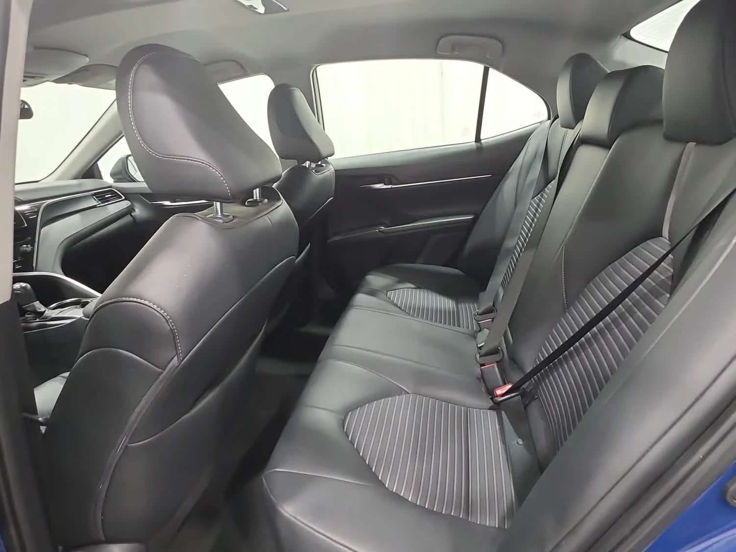 Used 2024 Blu/blue Toyota SE image 12