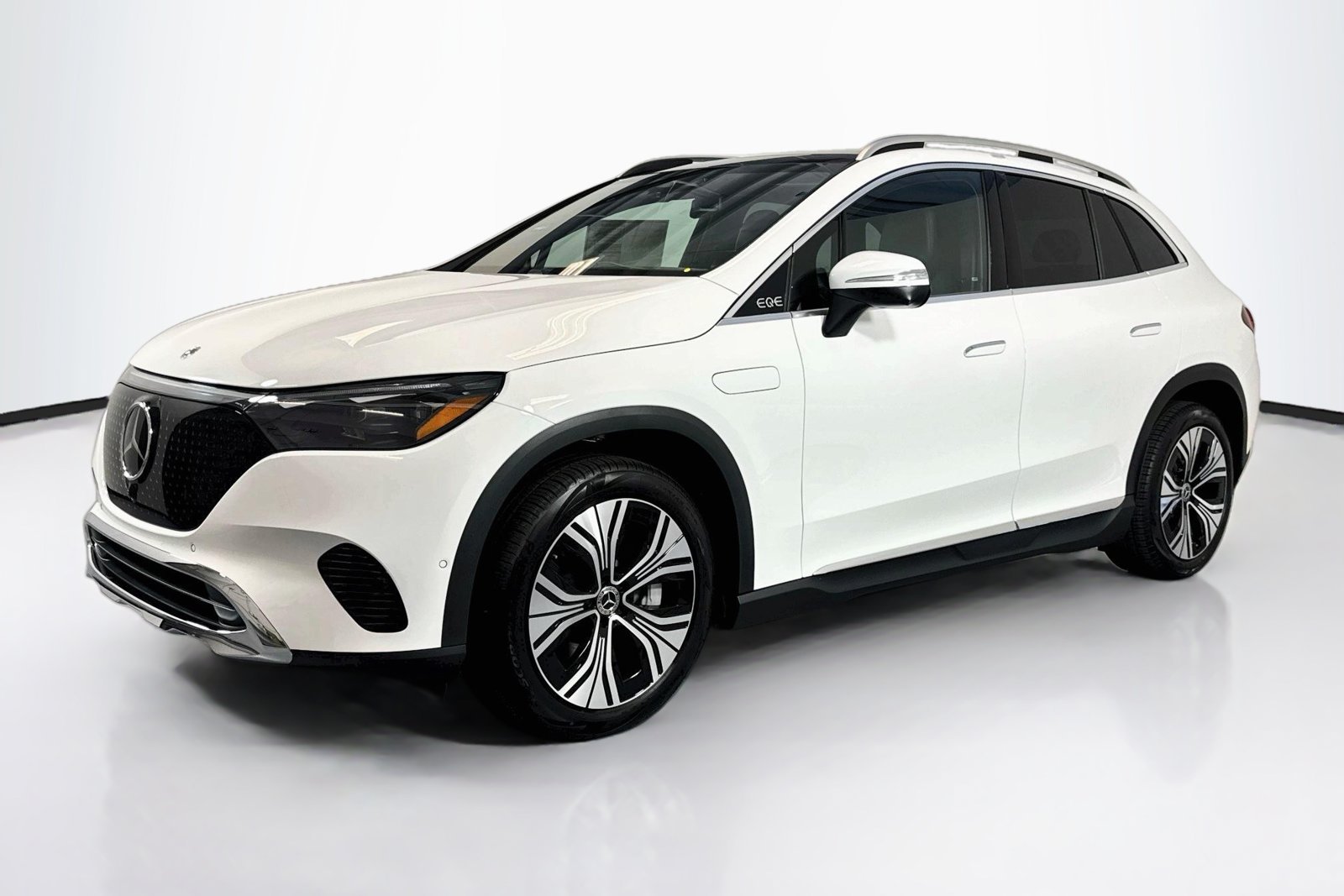 New 2026 Polar White Mercedes-Benz EQE 320 image 1