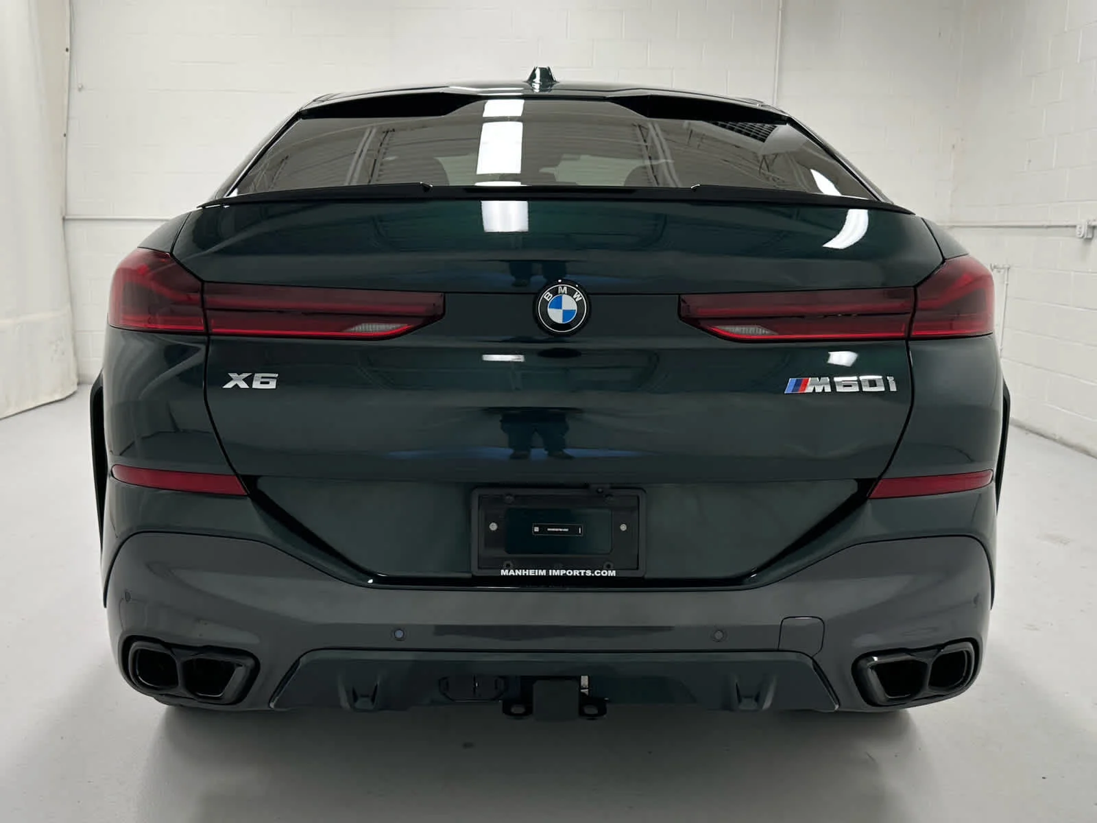 Used 2026 Oxford Green Metallic BMW M60i image 7