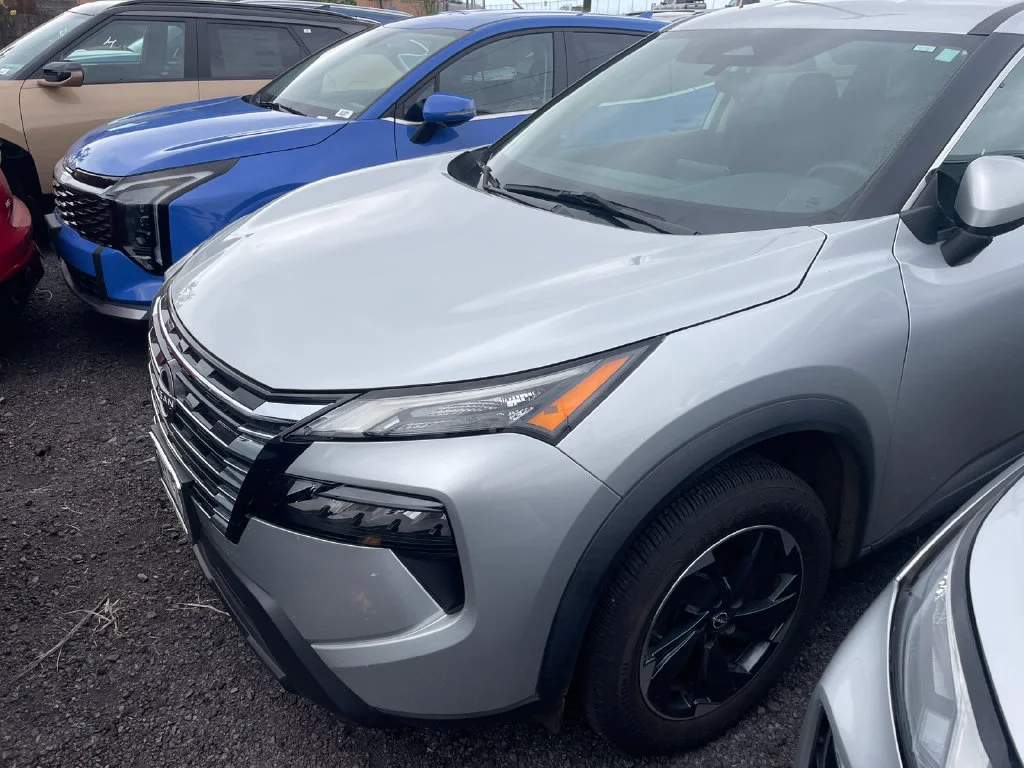 Used 2024 Silver Nissan SV image 2