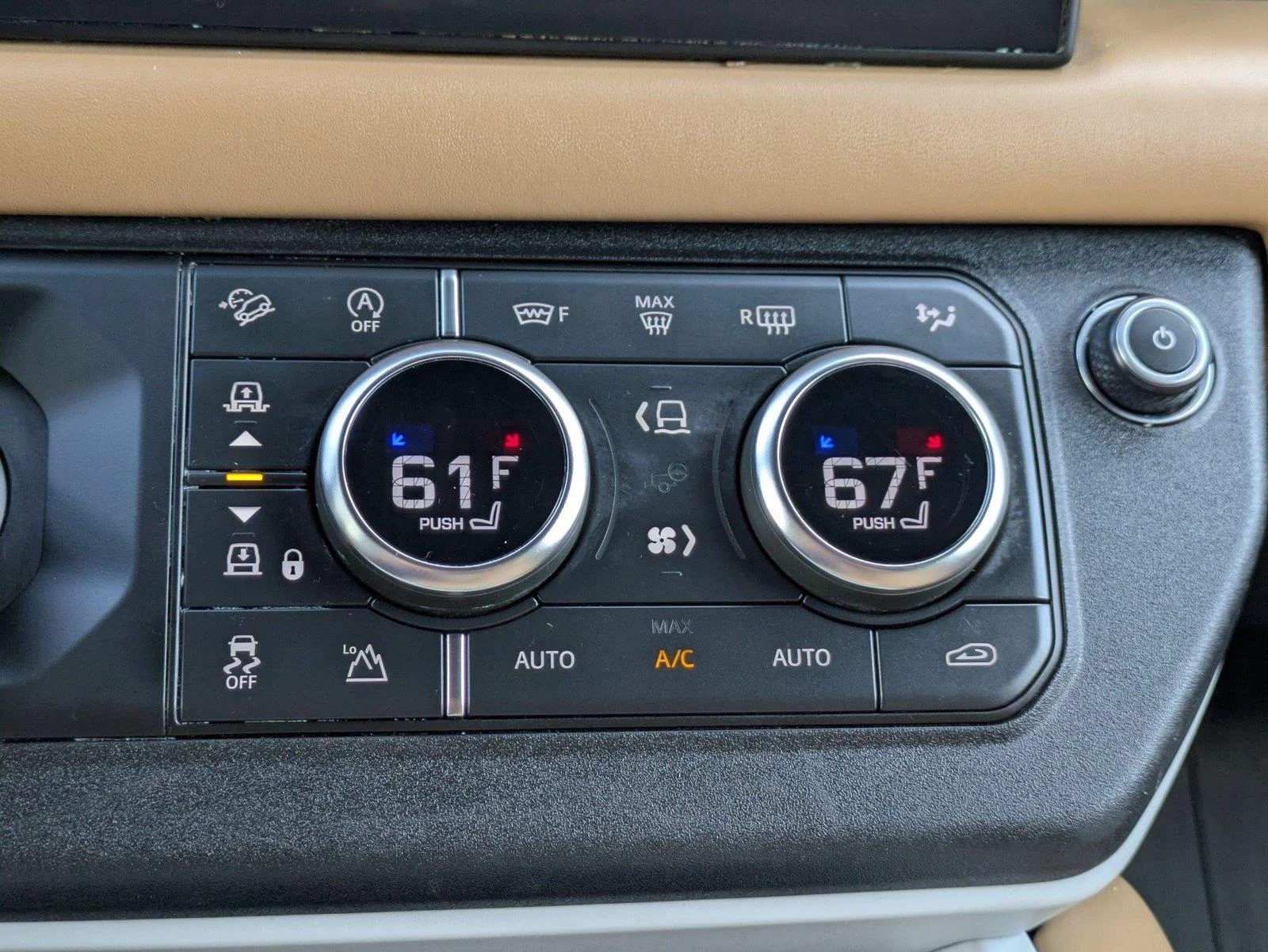 Used 2025 Fuji White Land Rover X-Dynamic SE image 23