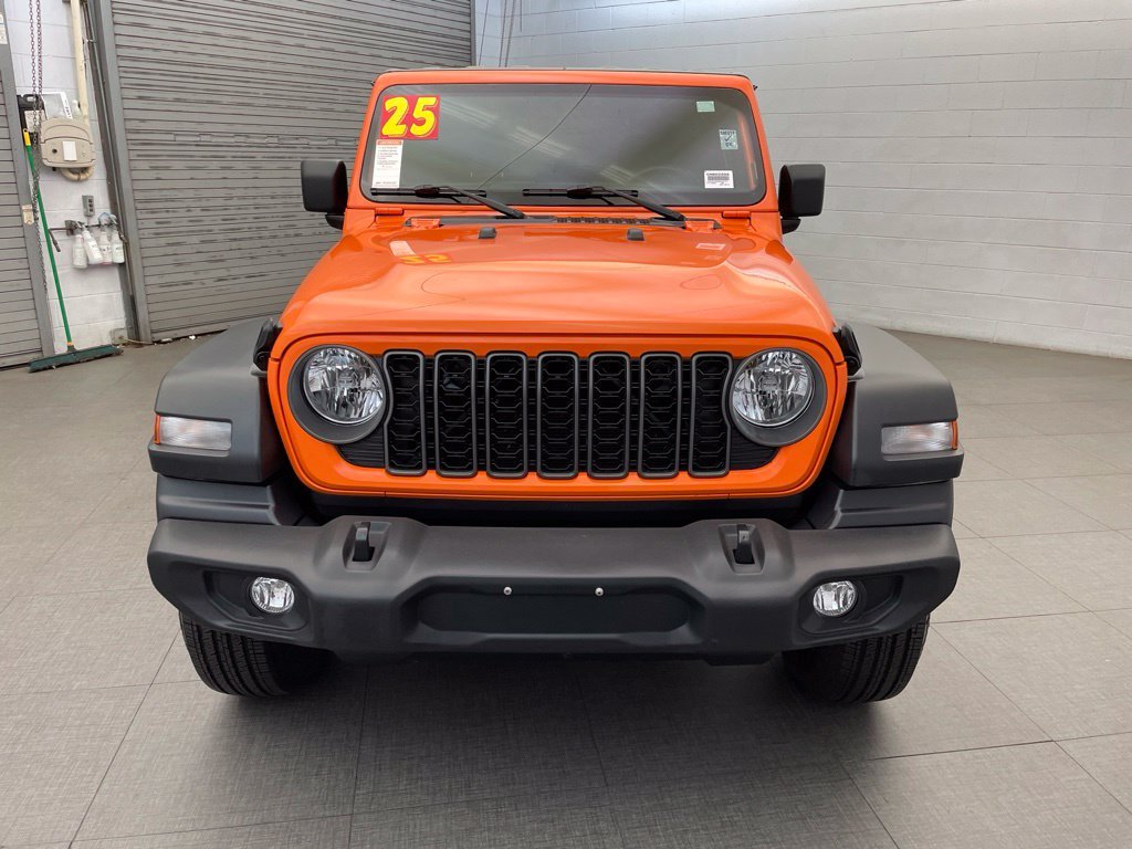 Certified Used 2025 Joose Jeep Sport image 4