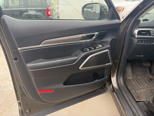 Used 2020 Green Kia EX image 12