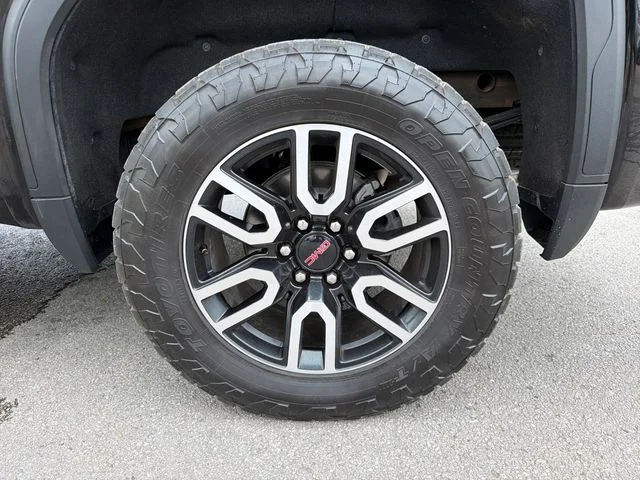 Used 2021 Black GMC AT4 image 31
