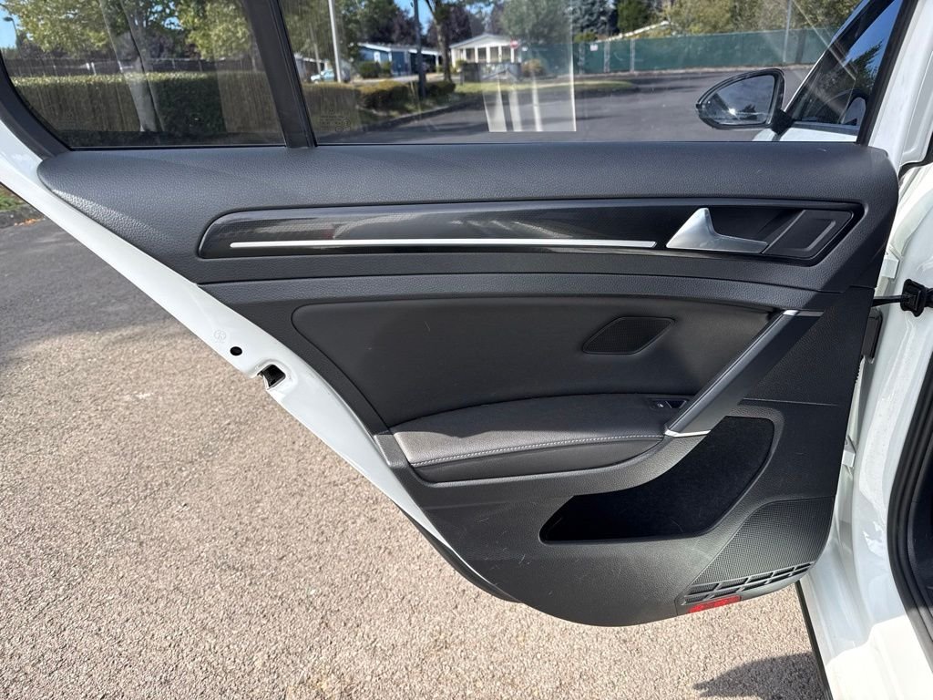 Used 2019 Oryx White Pearl Volkswagen DCC & Navigation 4Motion image 18