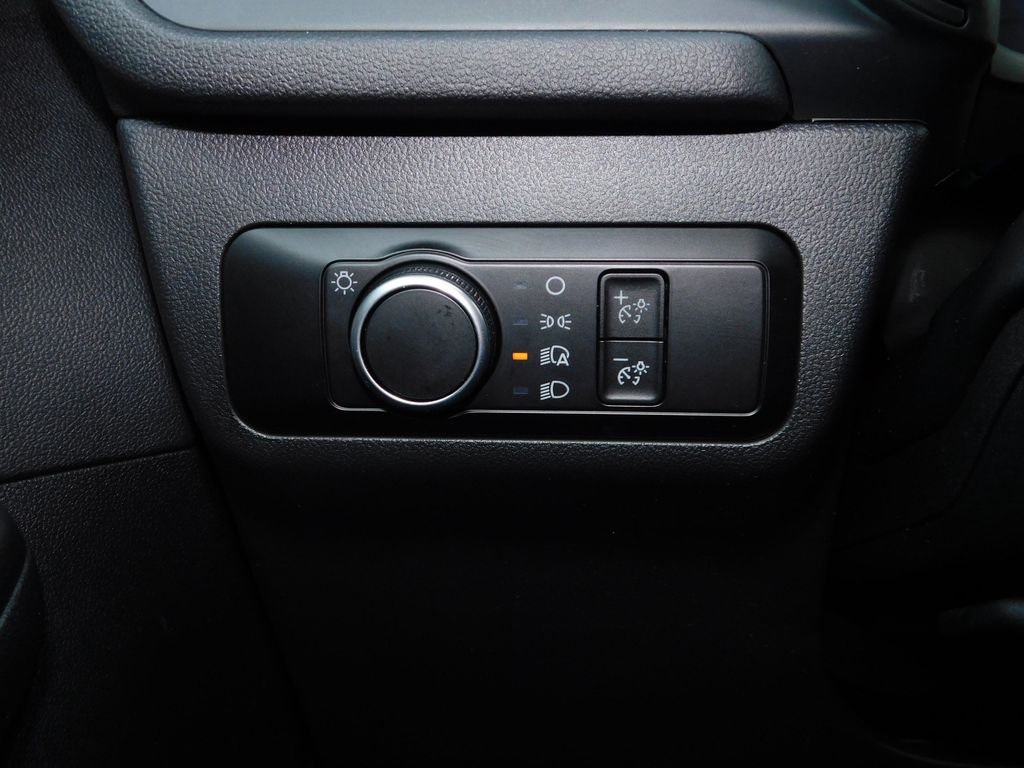 Used 2025 Oxford White Ford Active image 26