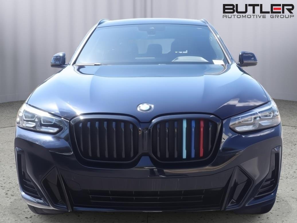 Used 2022 Carbon Black Metallic BMW xDrive30i image 2