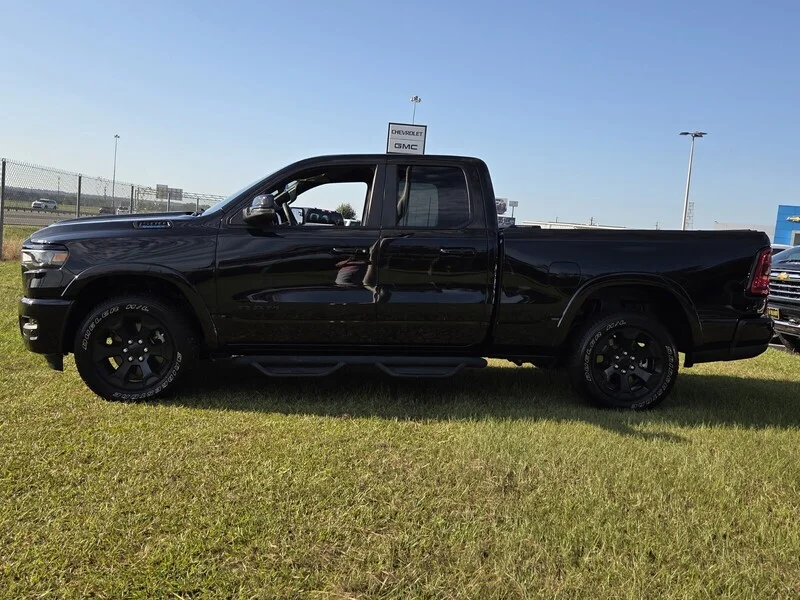 Used 2025 Diamond Black RAM BIG HORN image 4