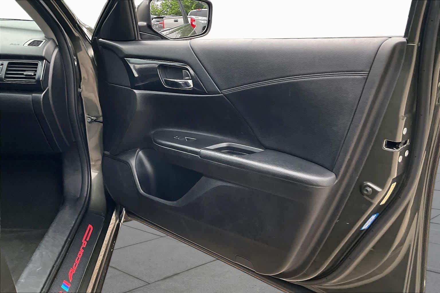 Used 2013 Hematite Metallic Honda Sport image 21