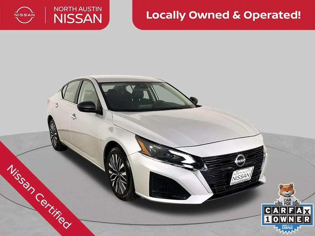 Certified Used 2024 Silver Nissan 2.5 SV image 1